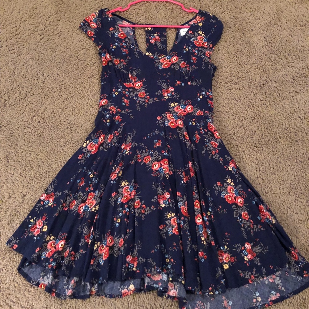 ABERCROMBIE AND FITCH FLORAL DRESS🌸